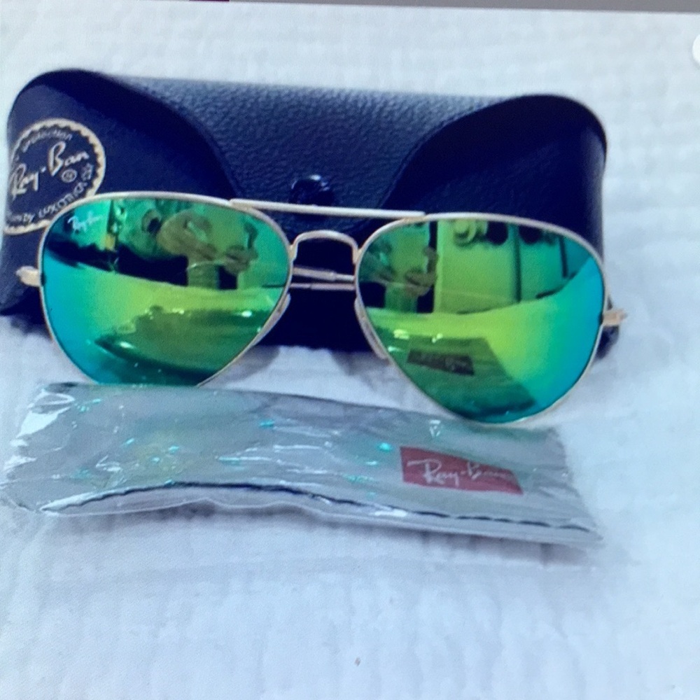 Ray-Ban Aviator Sunglasses with Green Lenses